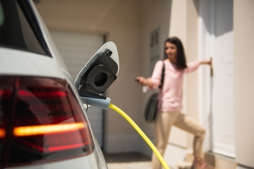 Benefits of Installing an Electric Car Charging Station at Home