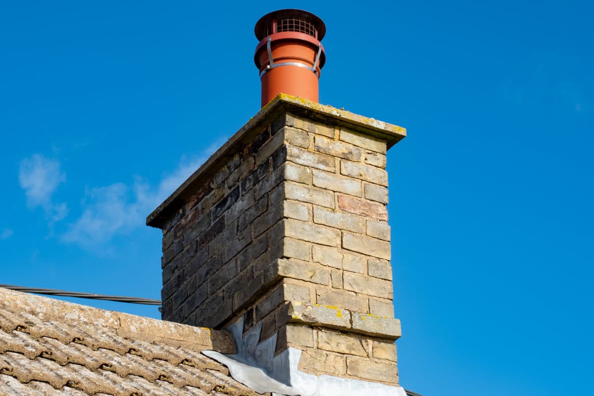 Signs It's Time For a Chimney Liner Replacement
