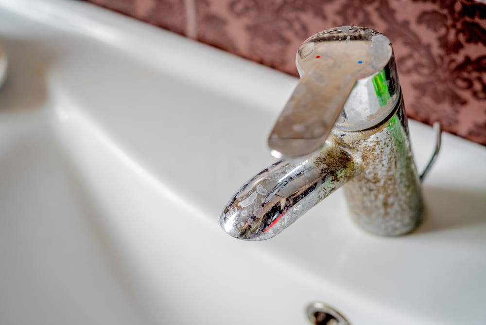 Noticeable Signs & Effects of Hard Water in Your House