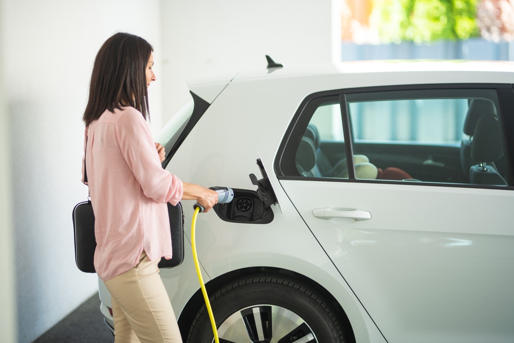 Benefits of Installing an Electric Car Charging Station at Home