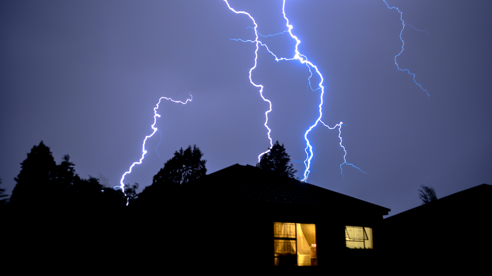 5 Signs Your House Was Struck by Lightning